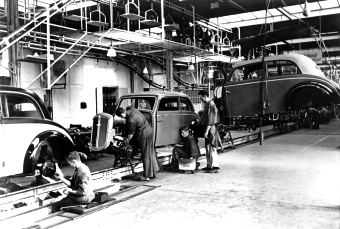 Production of DKW cars at Zwickau, 1937