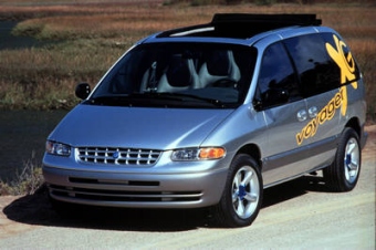 Plymouth_Voyager_XG