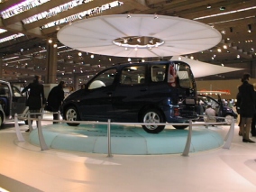 Nissan_wagon096-sm.jpg (42509 Byte)